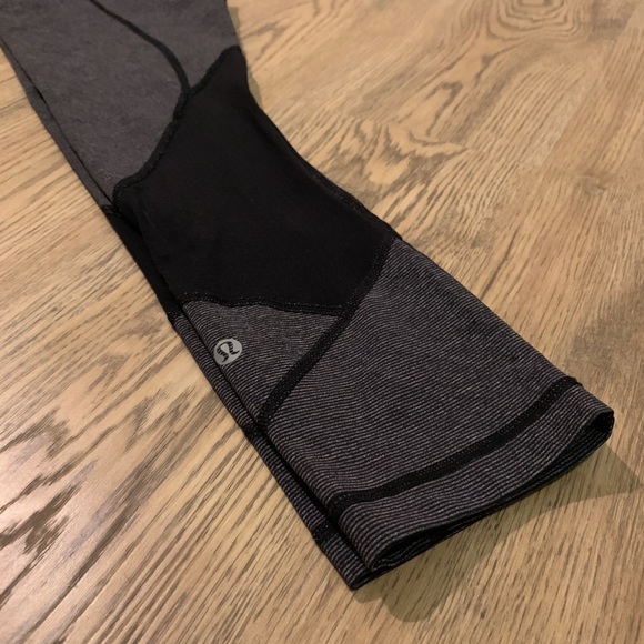 🍋 Lululemon Athletica Black/White/Blue Legging 2 - Picture 4 of 7